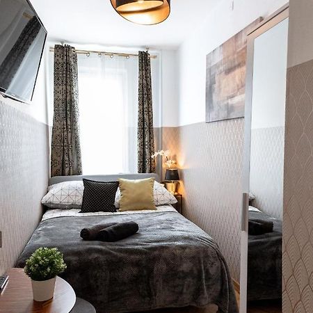 Clicktheflat Conrada Apart Rooms 바르샤바 외부 사진